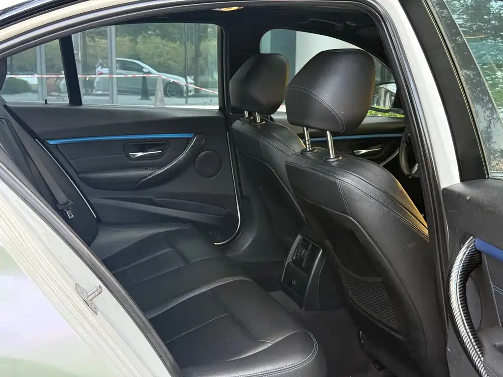 BMW 3 Series — миниатюра 14