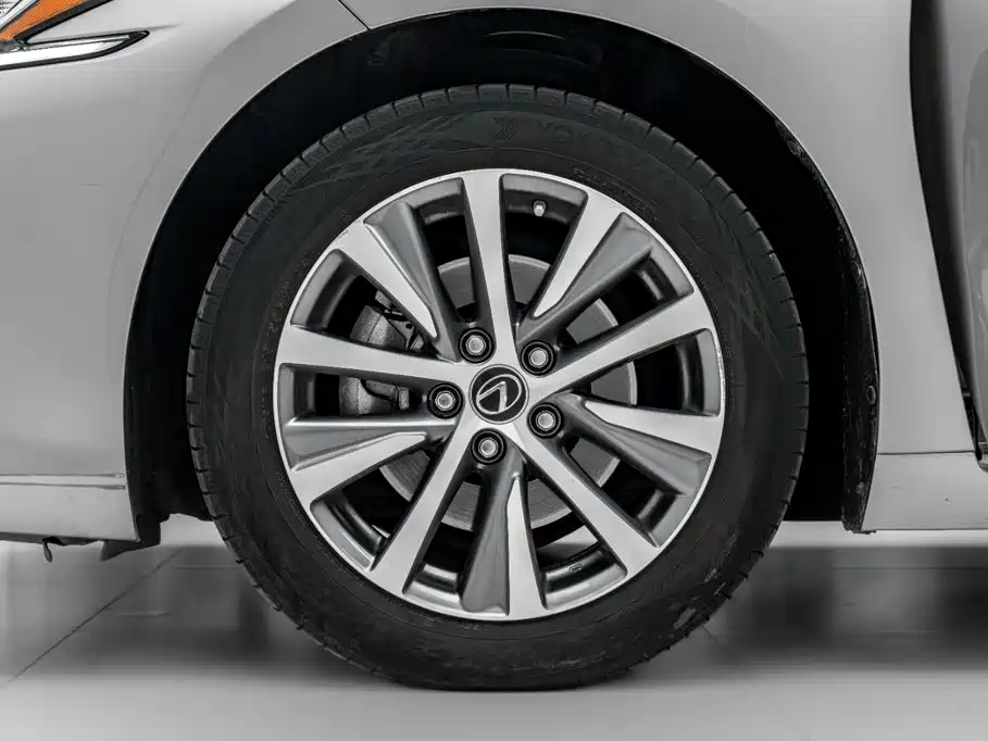 Lexus ES — миниатюра 39