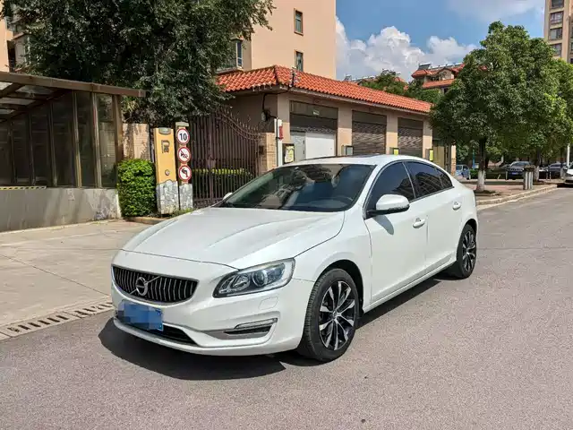 VOLVO S60 2019