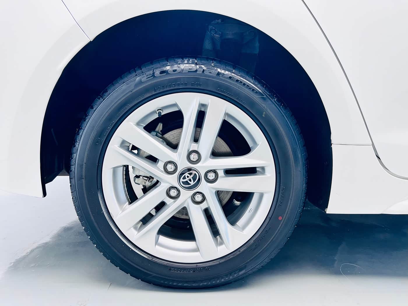 Toyota Levin 1.2 л 2023 г. Белый, пробег 36000 км