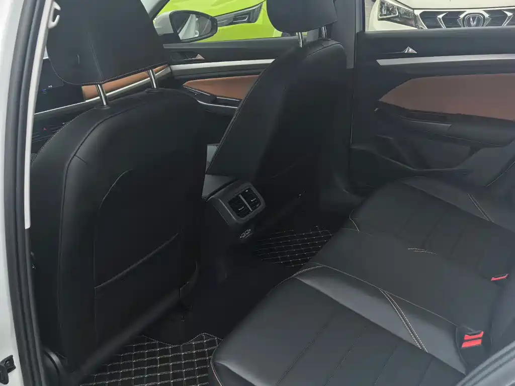 Volkswagen Bora 2025 200TSI DSG