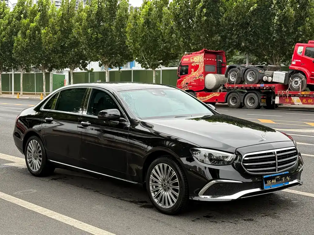 Mercedes-Benz E-Class — миниатюра 3