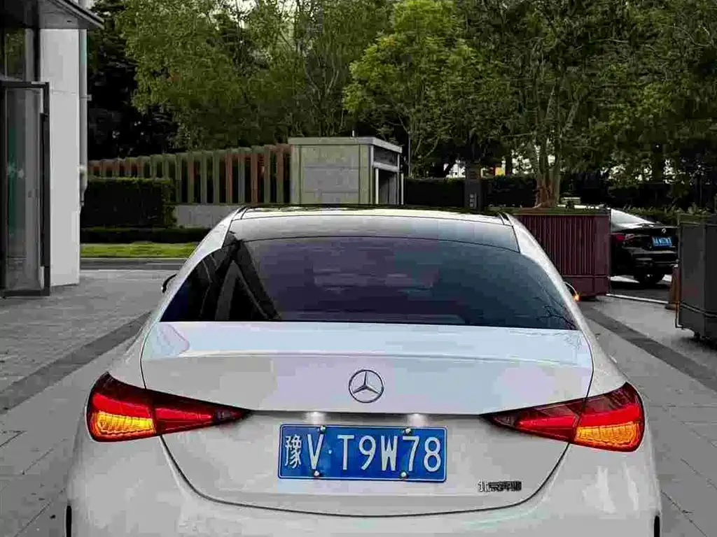 Mercedes-Benz C-Class — миниатюра 3