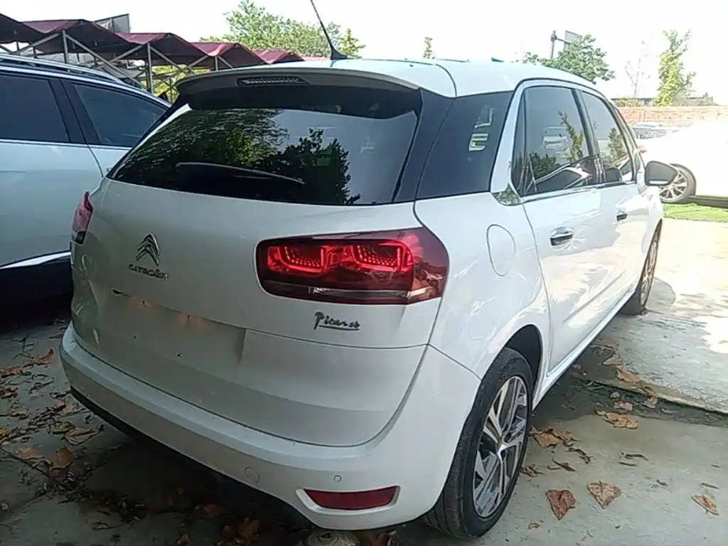 Citroen C4 Picasso — миниатюра 7