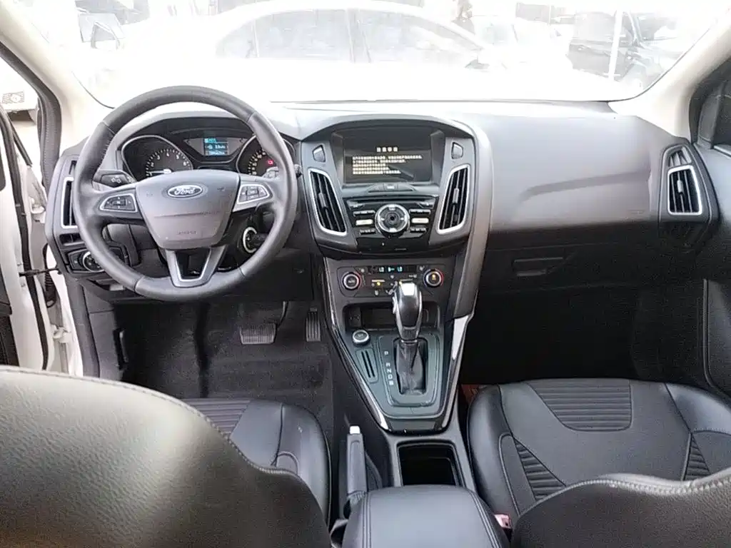 Ford Focus — миниатюра 10