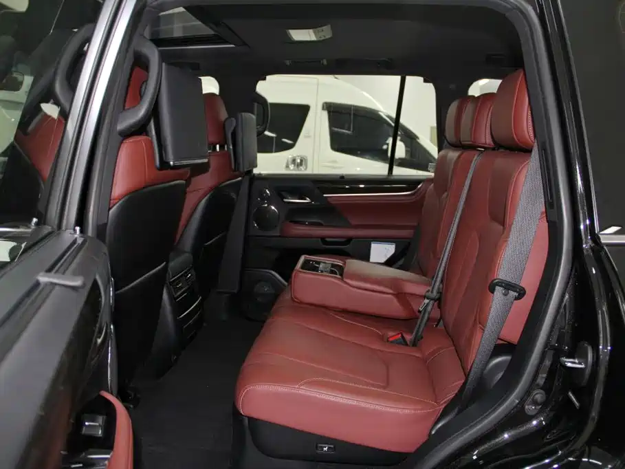 Lexus LX — миниатюра 8