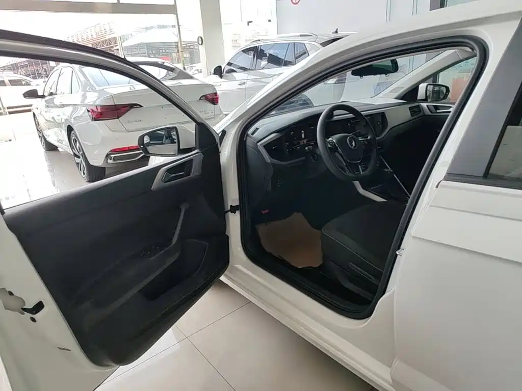 Volkswagen Polo — миниатюра 16