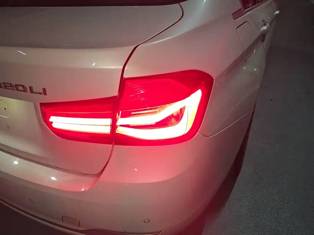 BMW 3 Series — миниатюра 8
