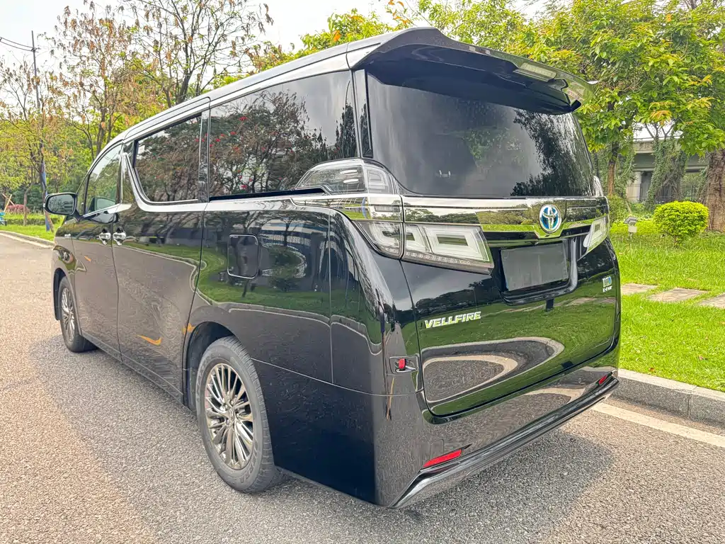 Toyota Vellfire — миниатюра 6