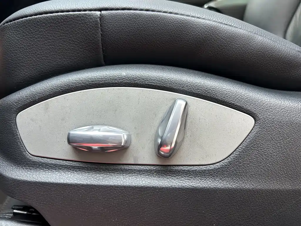 Porsche Cayenne — миниатюра 20