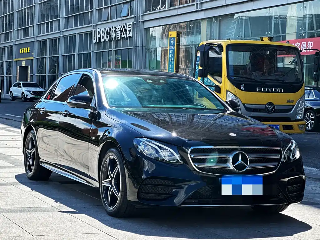 Mercedes-Benz E-Class — миниатюра 3