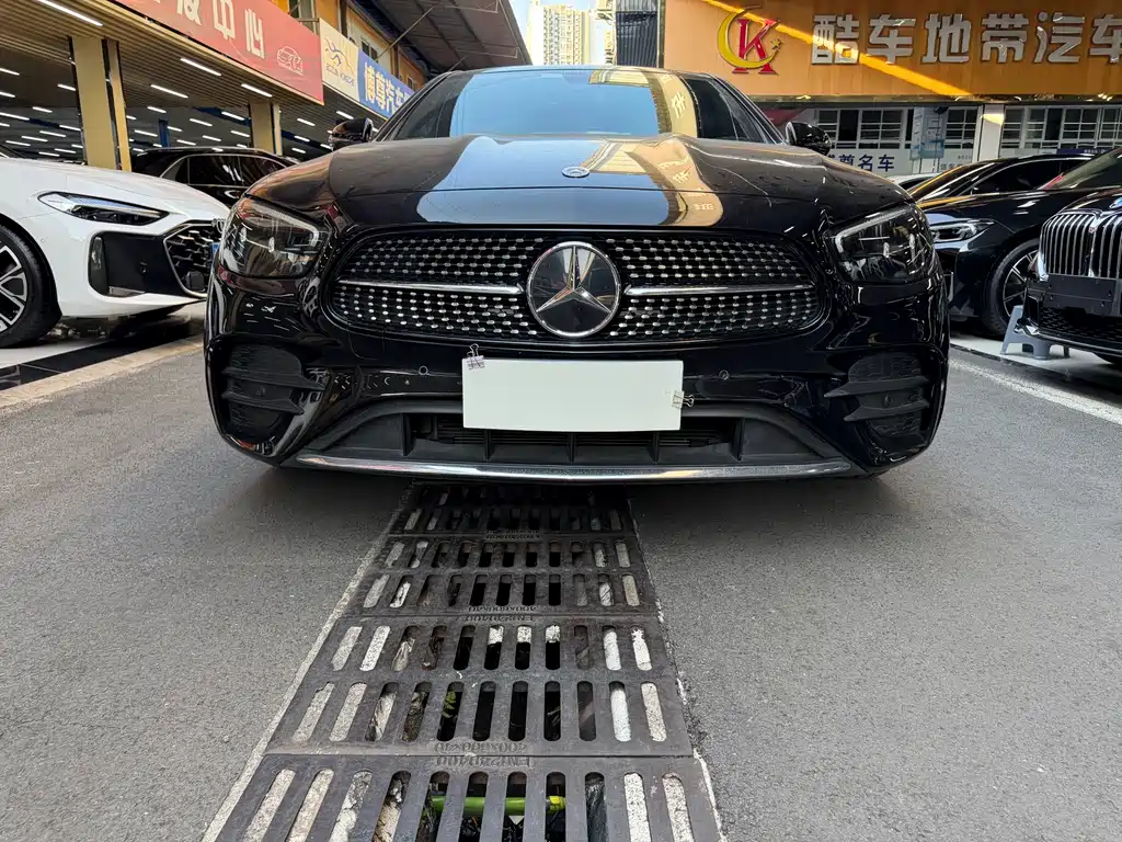 Mercedes-Benz E-Class — миниатюра 2