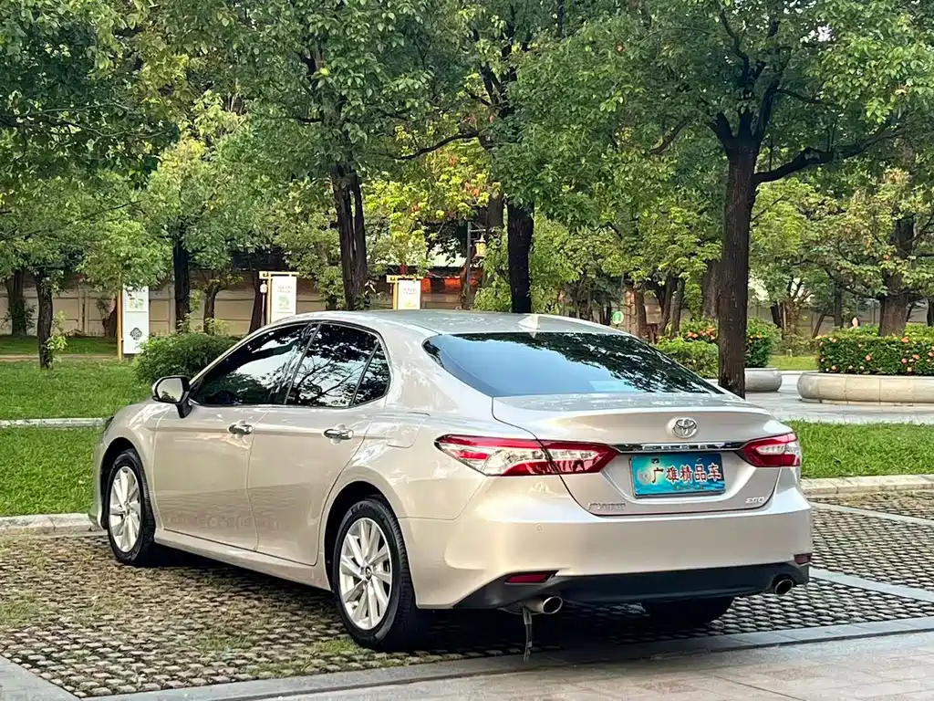 Toyota Camry — миниатюра 4