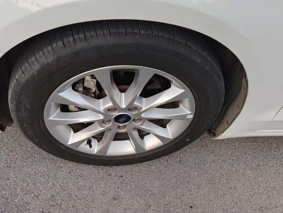 Ford Mondeo — миниатюра 6