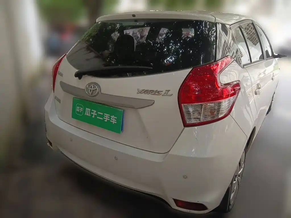 Toyota Yaris L — миниатюра 3