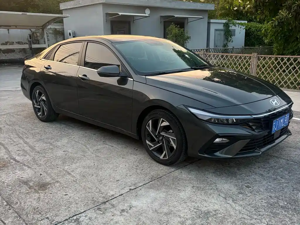 Hyundai Elantra — миниатюра 5
