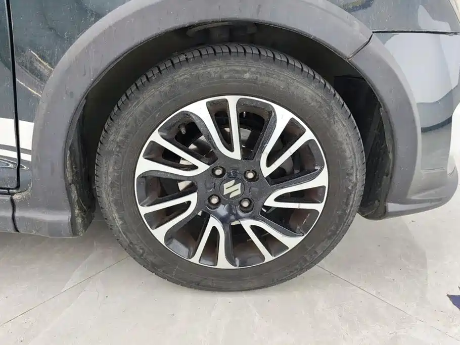 Suzuki Swift — миниатюра 6
