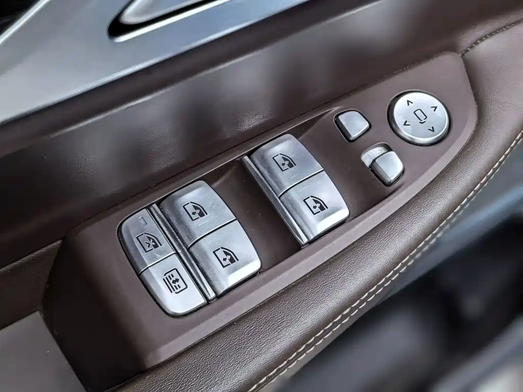 BMW 7 Series — миниатюра 18
