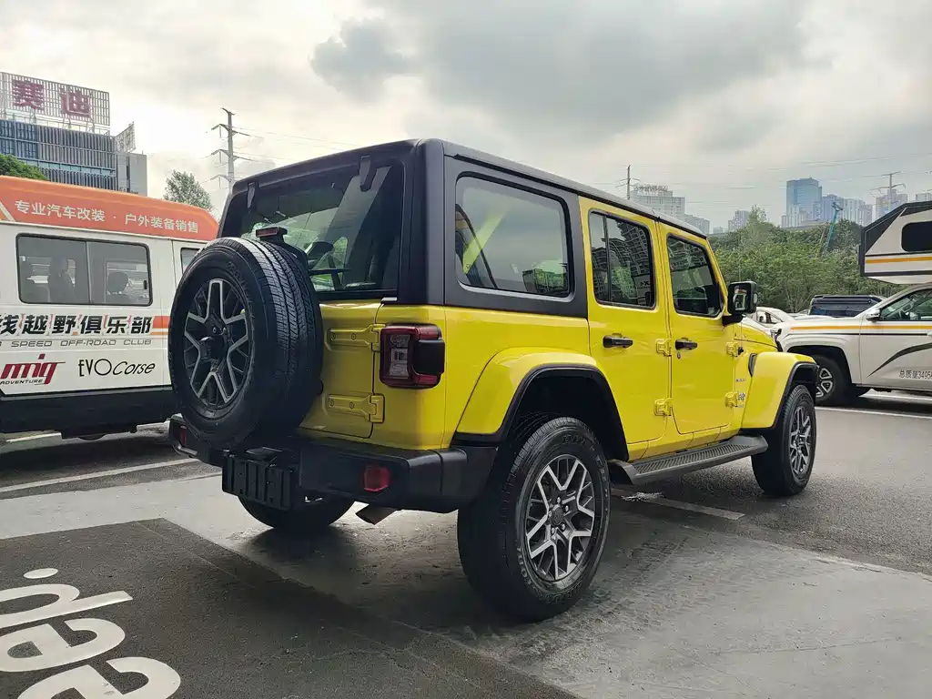 Jeep Wrangler PHEV — миниатюра 17