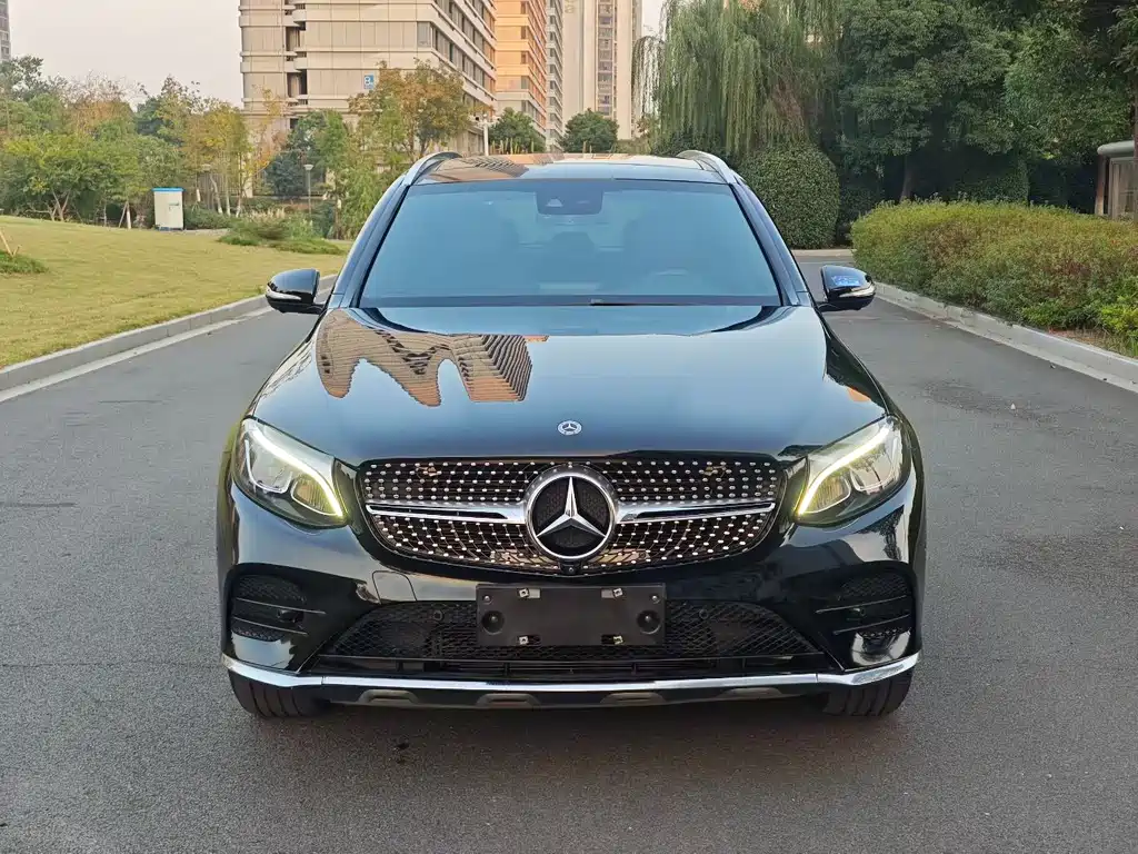 MERCEDES-BENZ GLC
