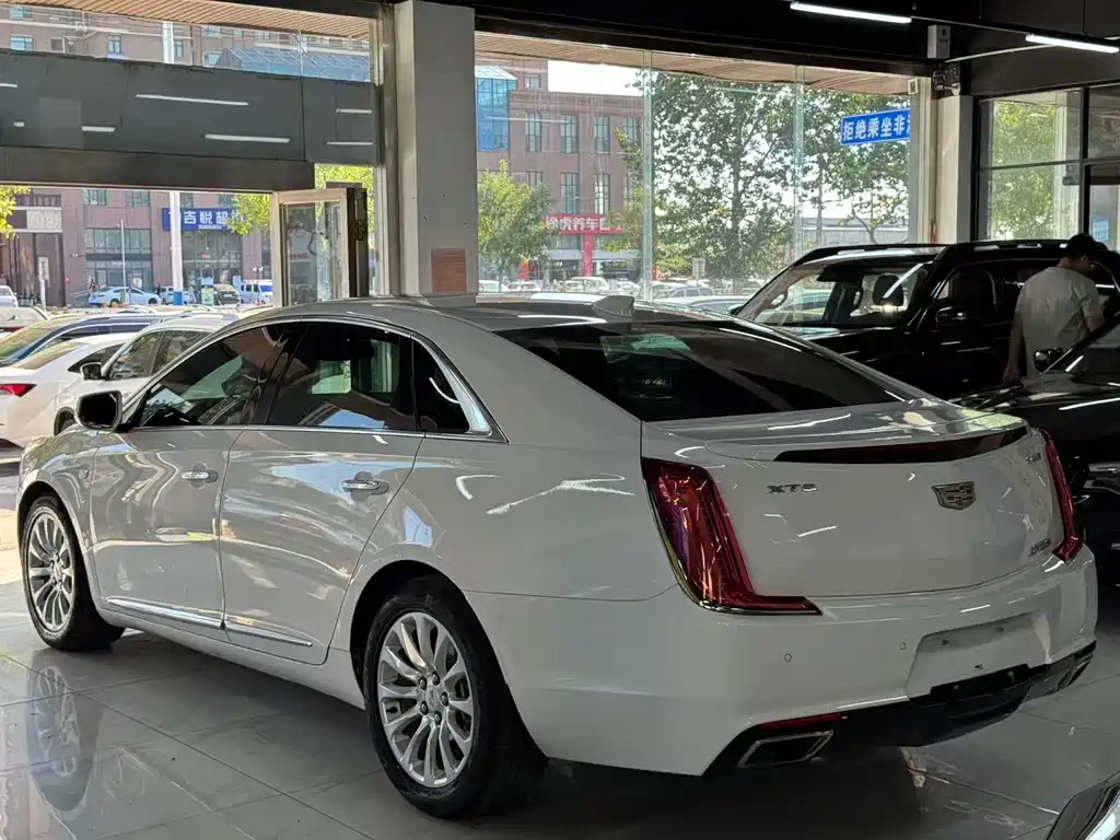 Cadillac XTS — миниатюра 5