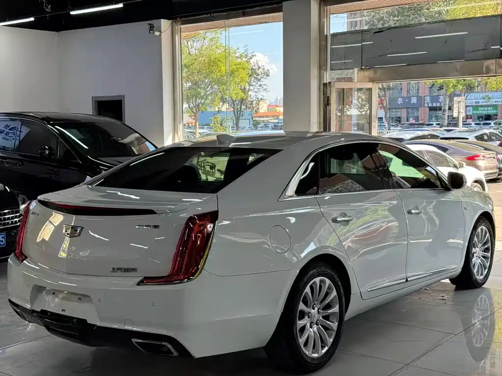 Cadillac XTS — миниатюра 6