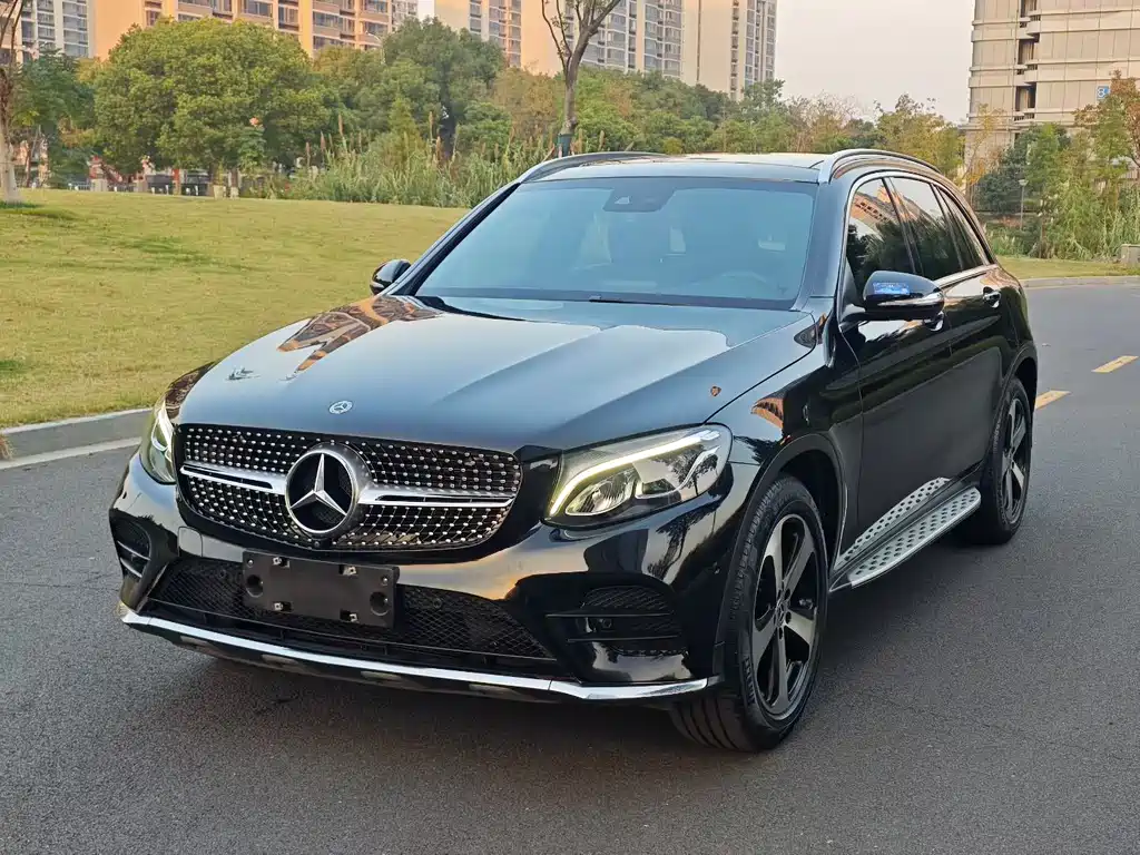 MERCEDES-BENZ GLC