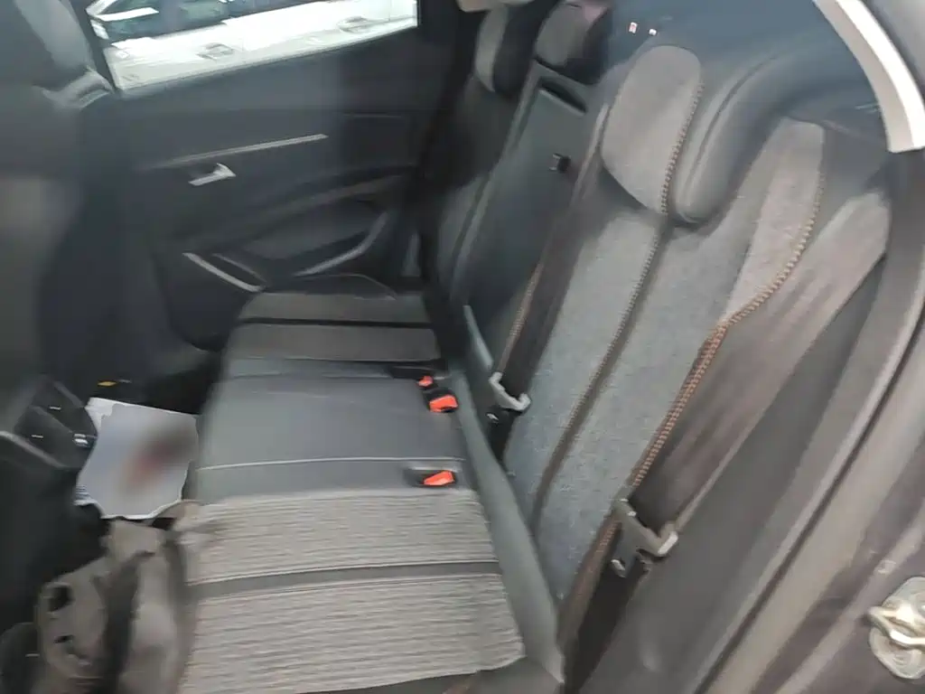Peugeot 4008 — миниатюра 17