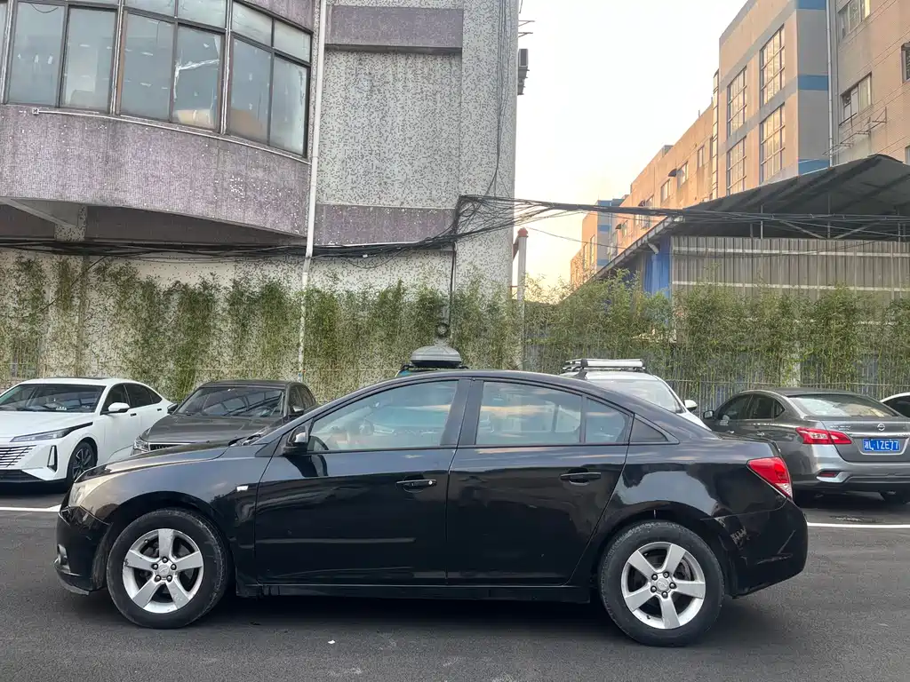Chevrolet Cruze — миниатюра 8