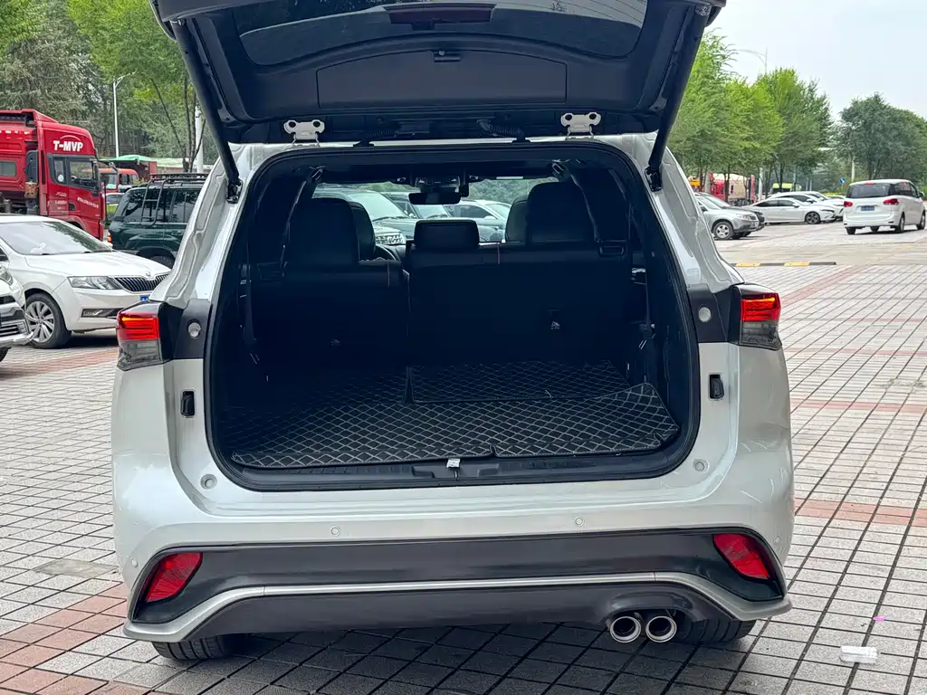 Toyota Crown Kluger — миниатюра 19