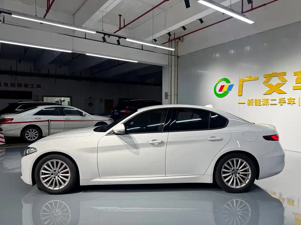 Alfa Romeo Giulia — миниатюра 6