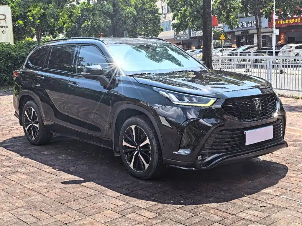 Toyota Crown Kluger — миниатюра 3