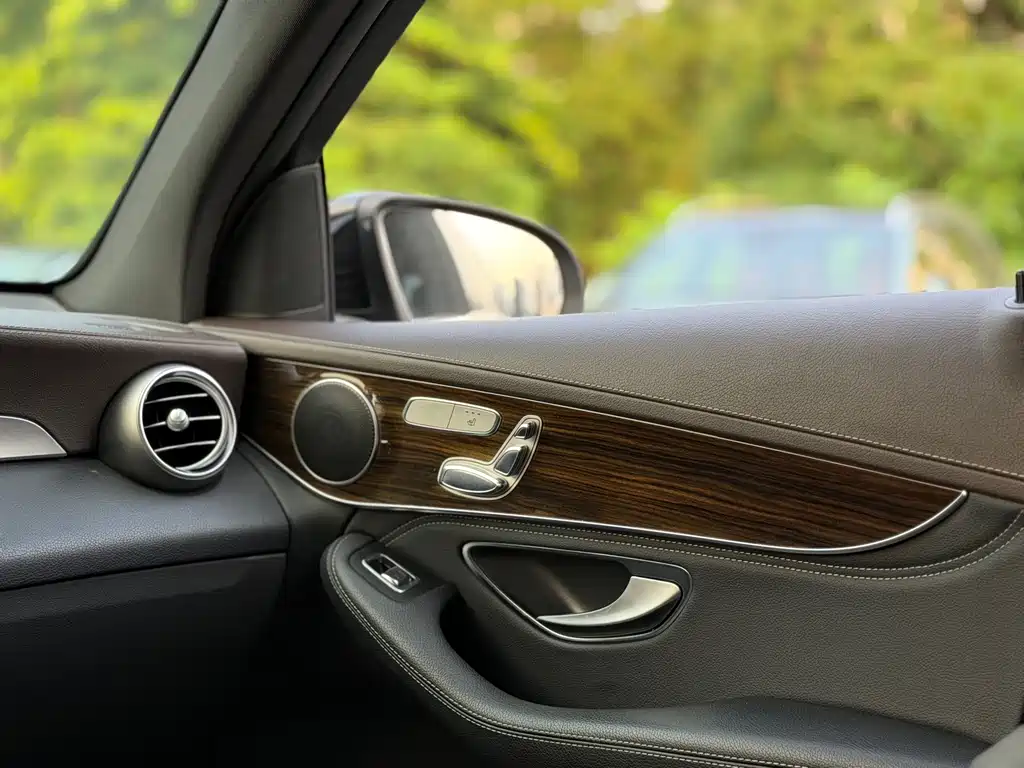 Mercedes-Benz GLC — миниатюра 12