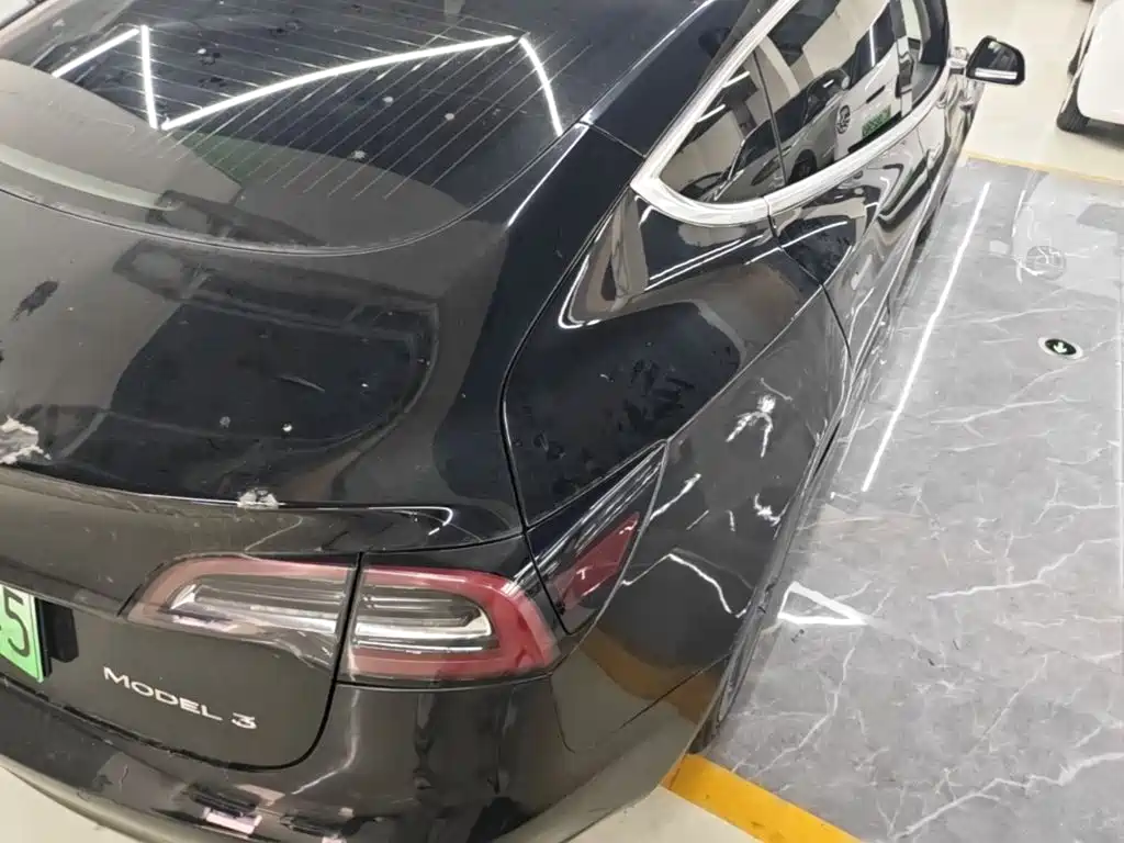 Tesla Model 3 — миниатюра 7