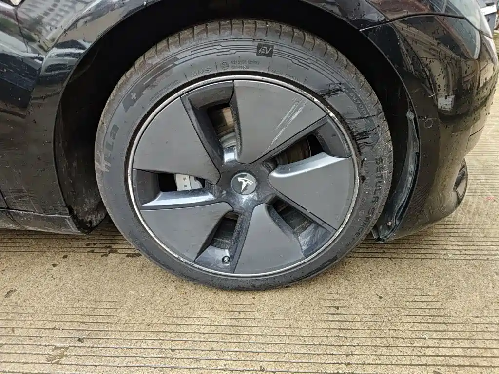Tesla Model 3 — миниатюра 9