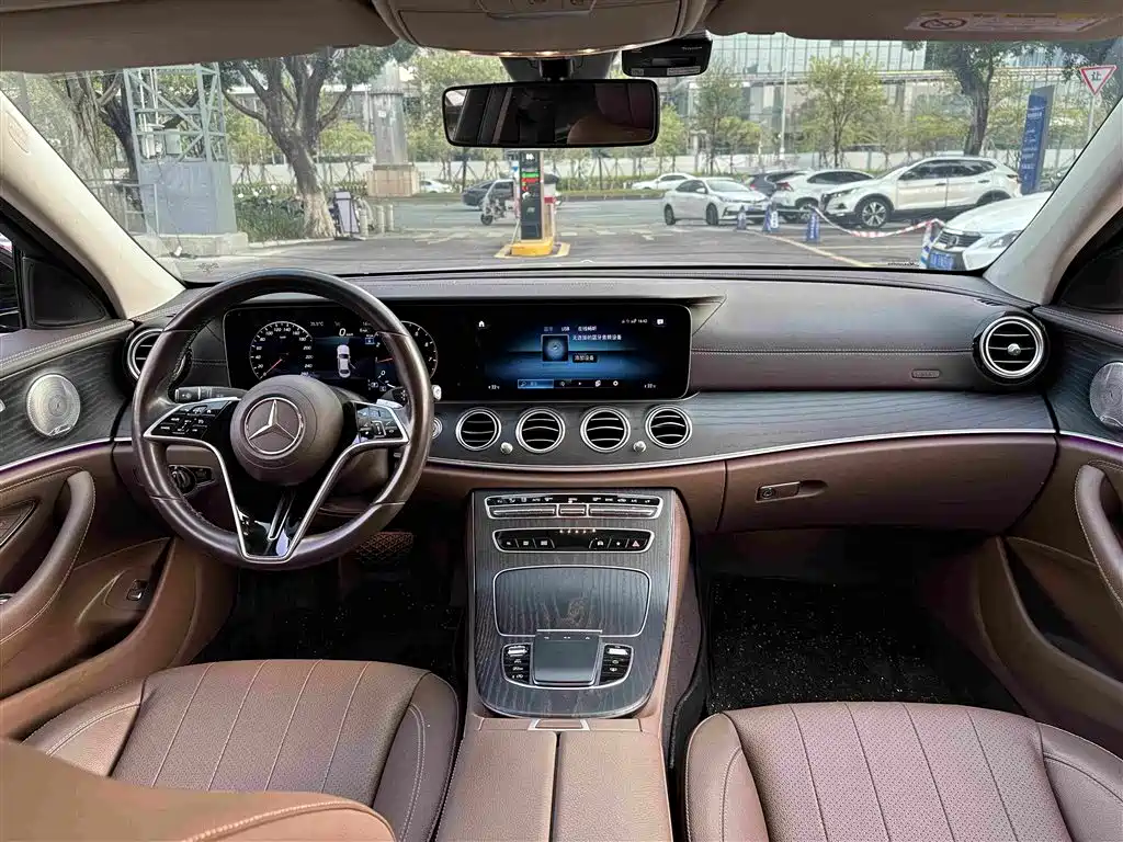 Mercedes-Benz E-Class 2023 — фото 7