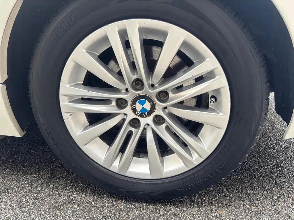 BMW 3 Series 3 2012 320i Luxury