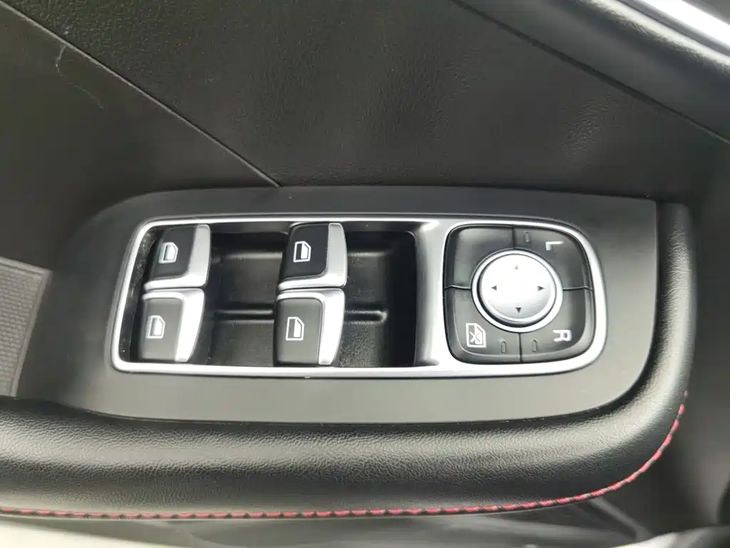 MG MG6 — миниатюра 9