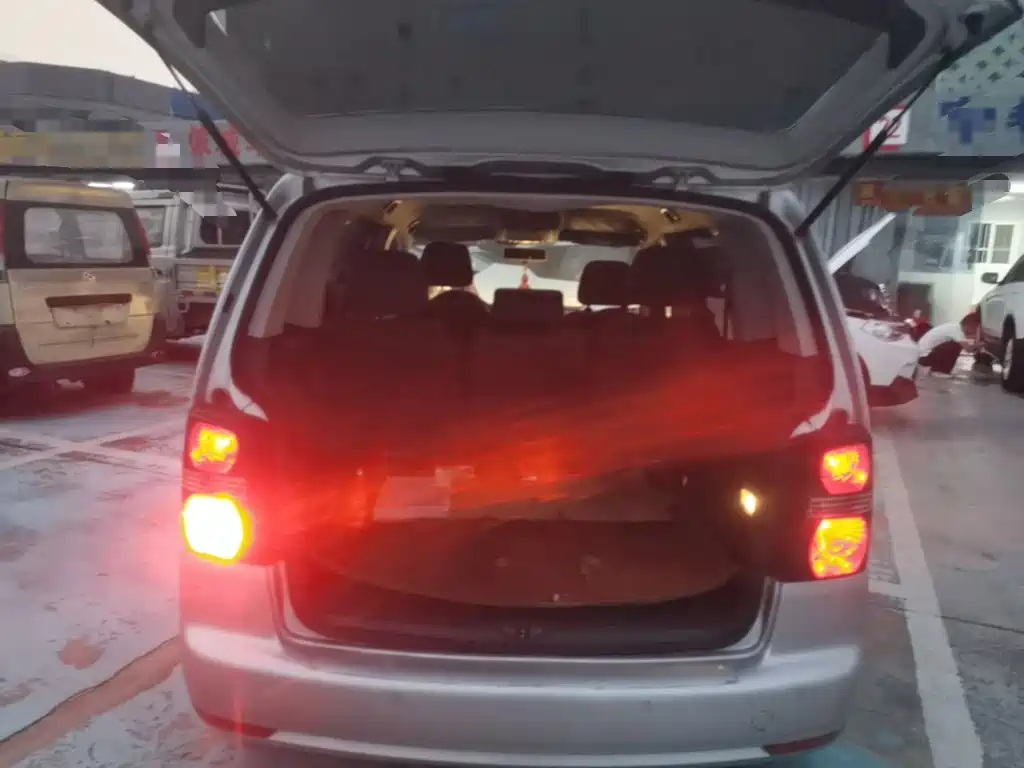 Volkswagen Touran — миниатюра 19
