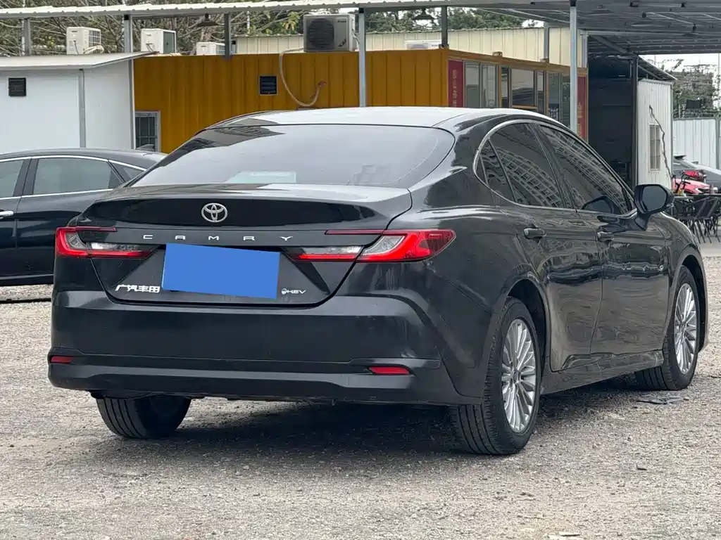 TOYOTA CAMRY