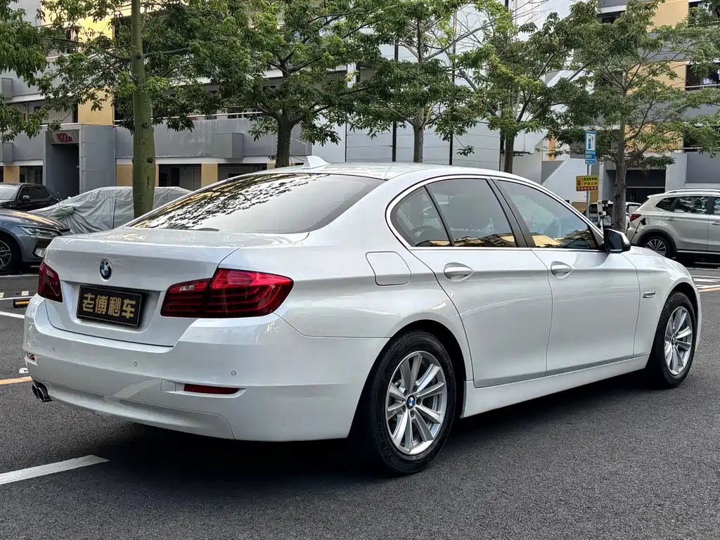 BMW 5 Series (Import) — миниатюра 4
