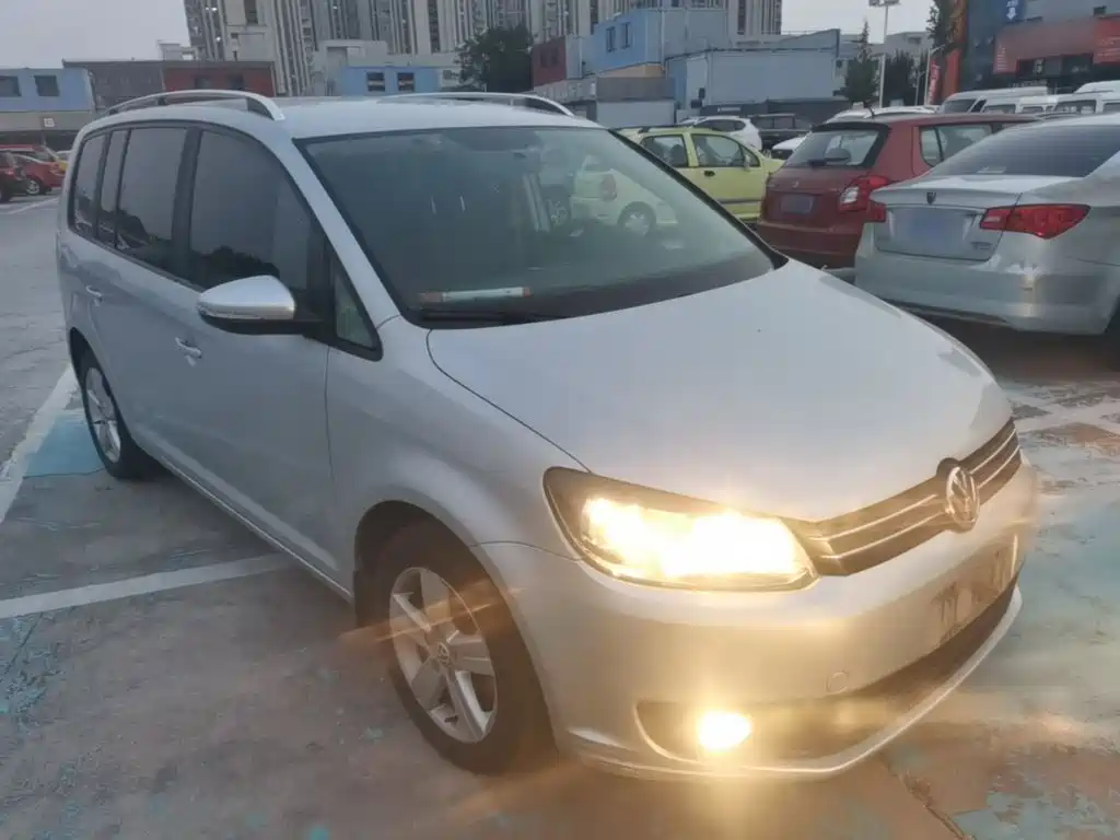Volkswagen Touran — миниатюра 4
