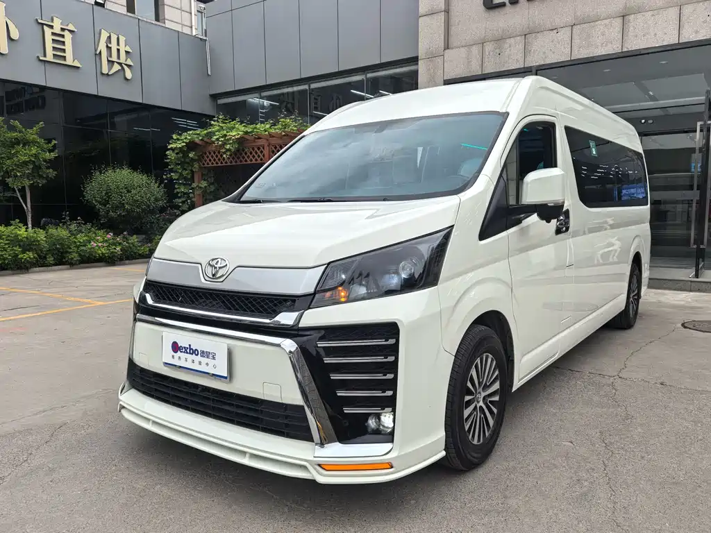 Toyota Hiace 2023