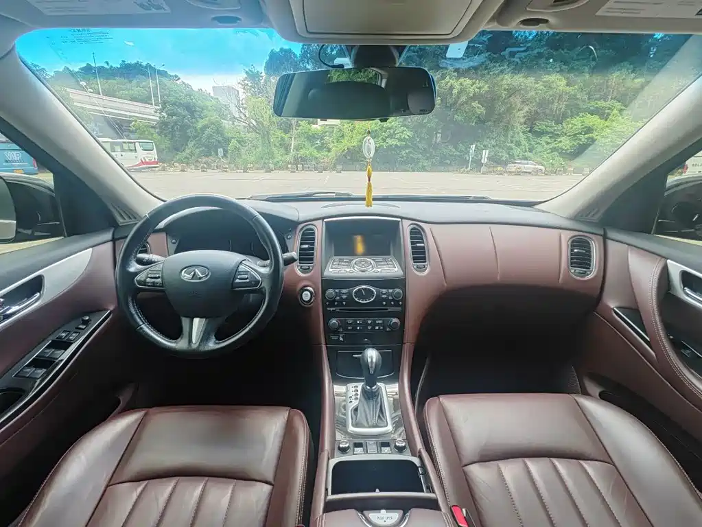 Infiniti QX50 — миниатюра 6