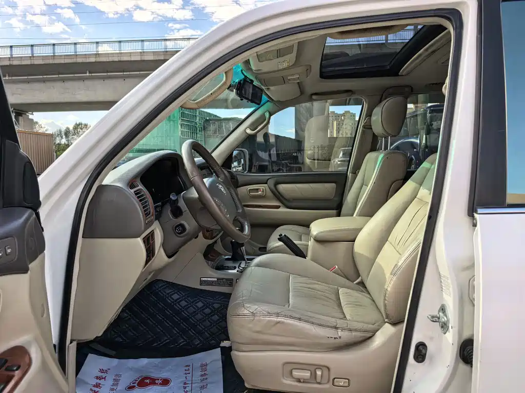Toyota Land Cruiser — миниатюра 8