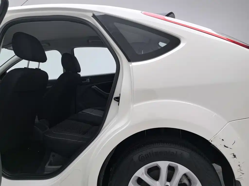 Ford Focus — миниатюра 15