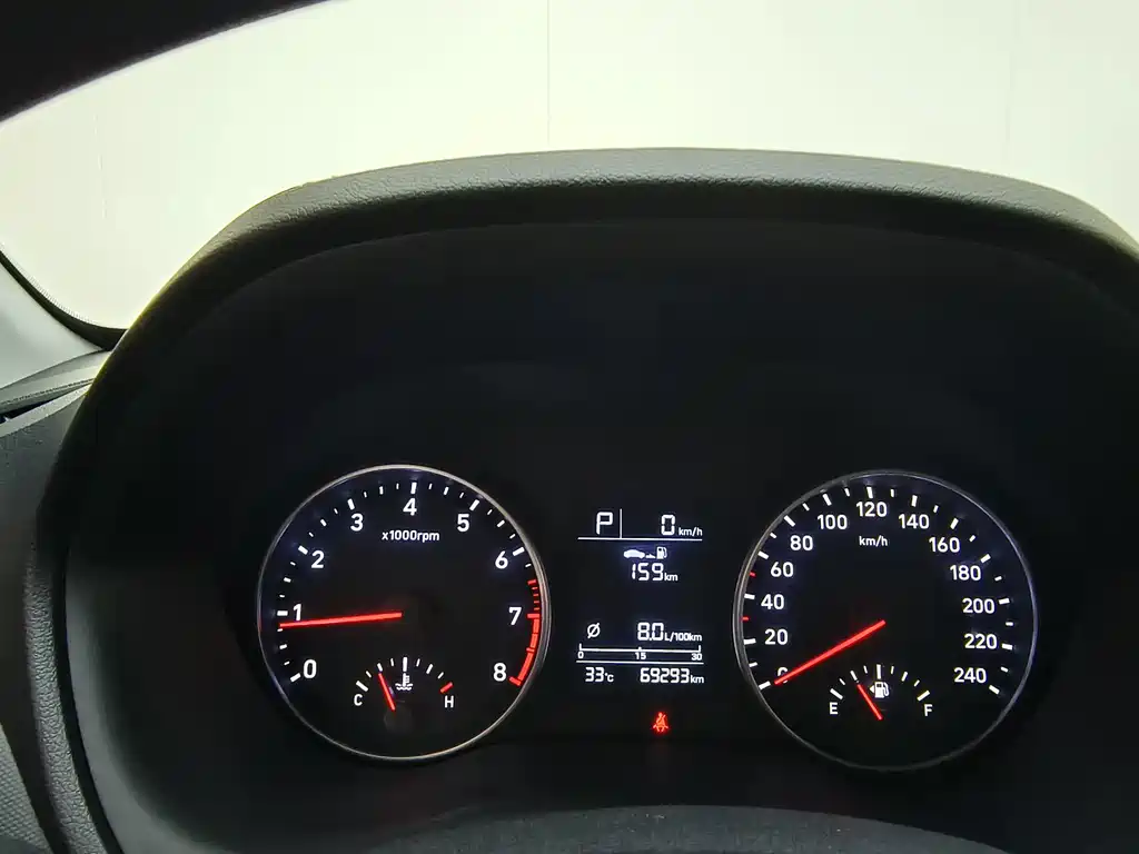 Hyundai Elantra — миниатюра 8