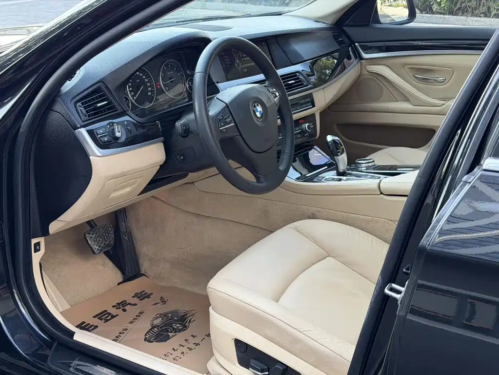 BMW 5 Series — миниатюра 10