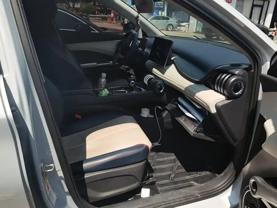 BYD Yuan Plus — миниатюра 8