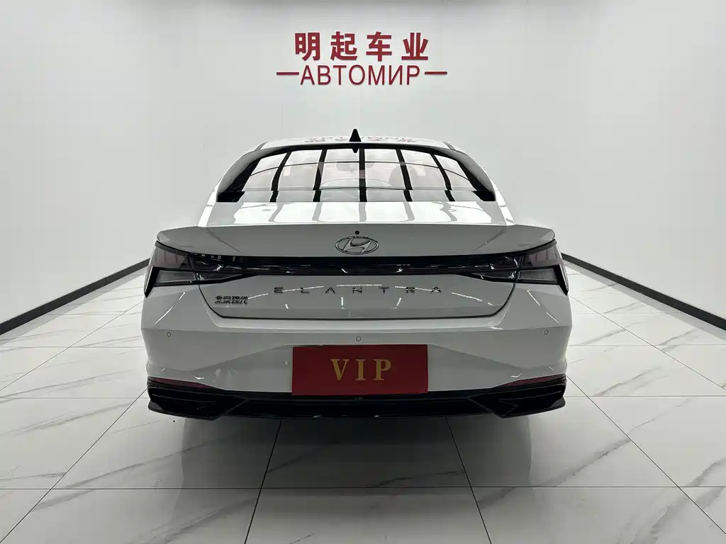 Hyundai Elantra 2022 1.5L CVT LUX Luxury